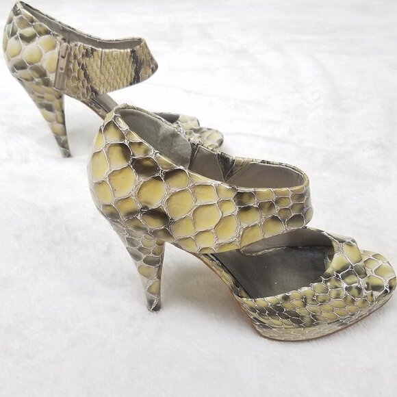 NWOT Gianni Bini Cream Snake Patent Stiletto 9.5 - Picture 5 of 10